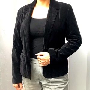 Bass, by G.H. Bass & Co, black velvet jacket size XL.